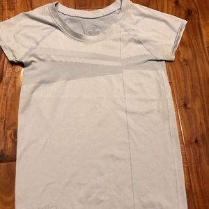 Oiselle tee